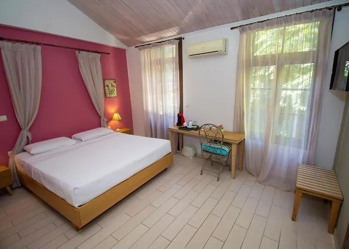 Готель Elia Portou 3*